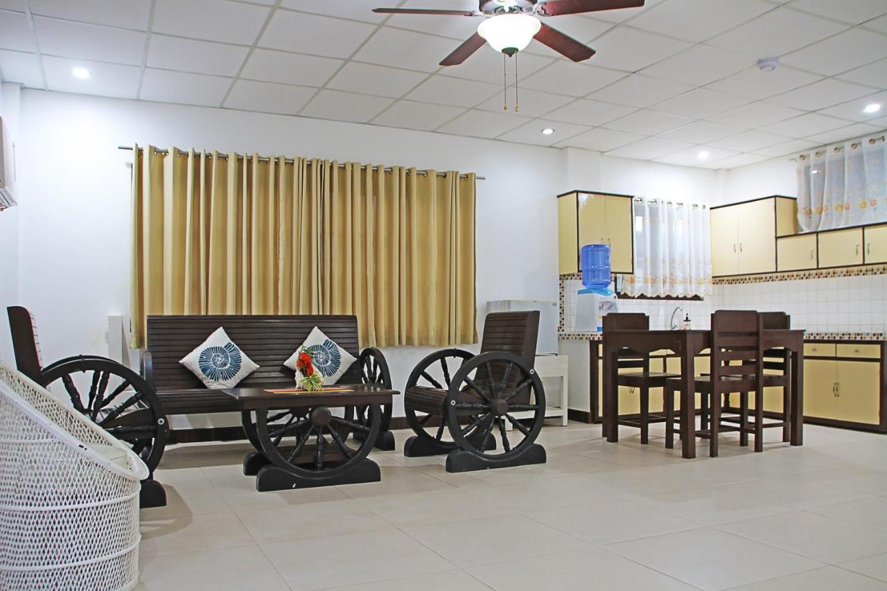 1888 Beach Resort Dumaguete City Bagian luar foto