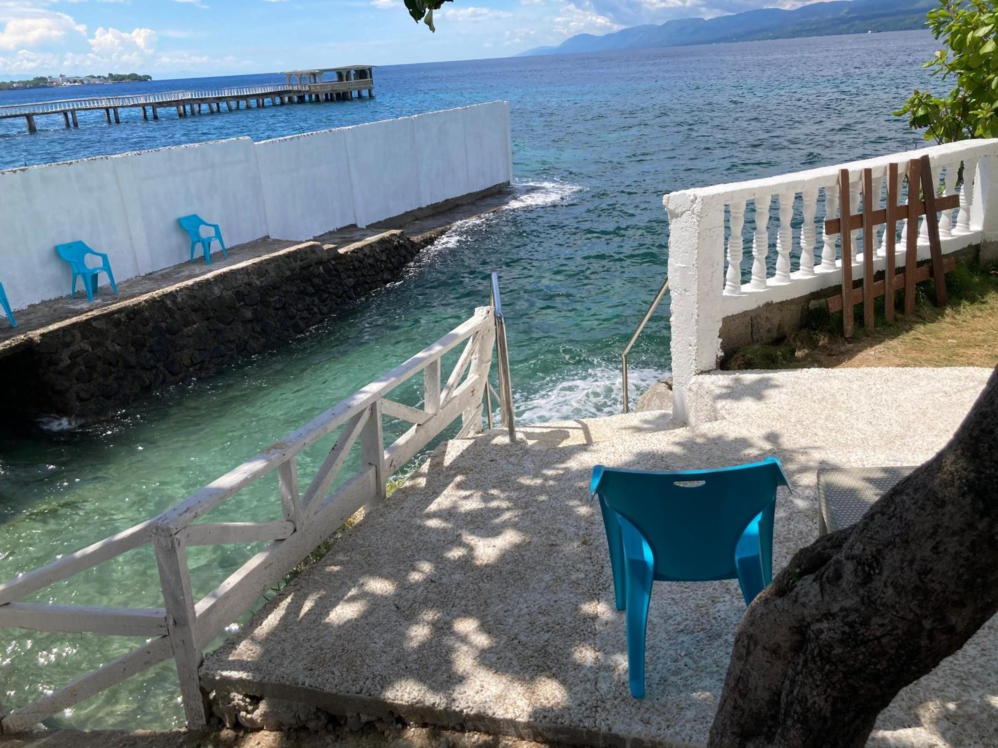 1888 Beach Resort Dumaguete City Bagian luar foto