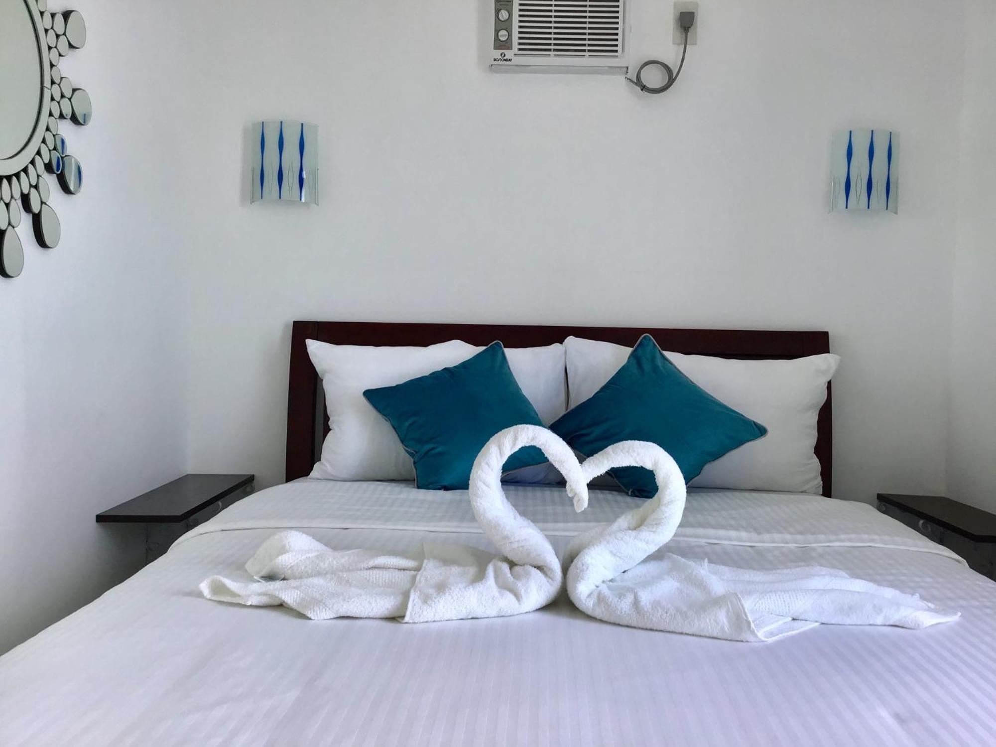 1888 Beach Resort Dumaguete City Bagian luar foto