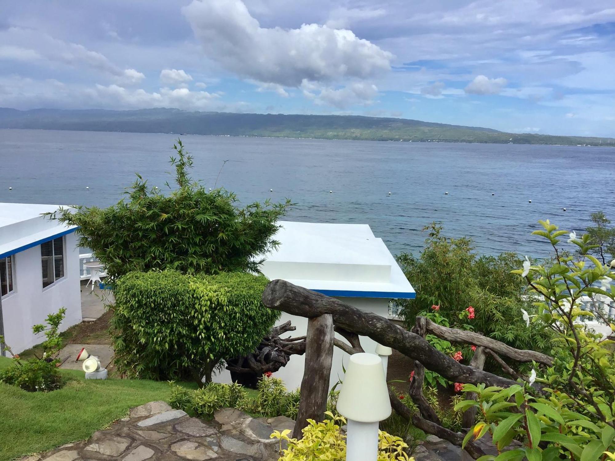 1888 Beach Resort Dumaguete City Bagian luar foto